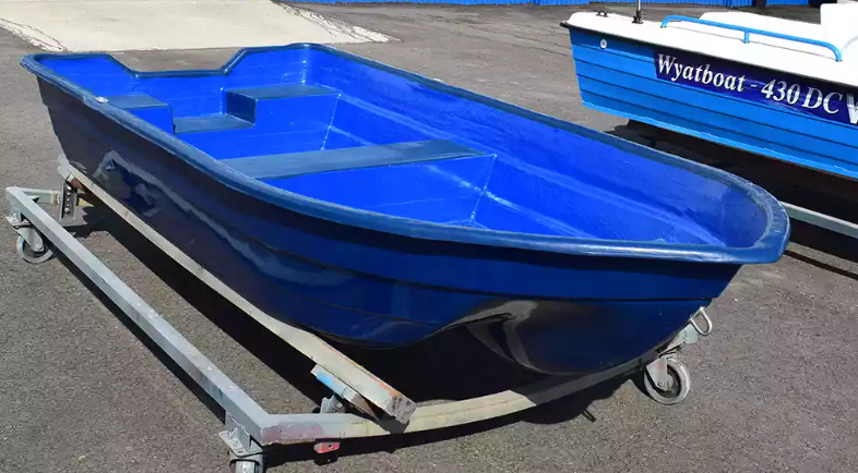 Стеклопластиковая лодка Neman-340 (тримаран) в Сызрани