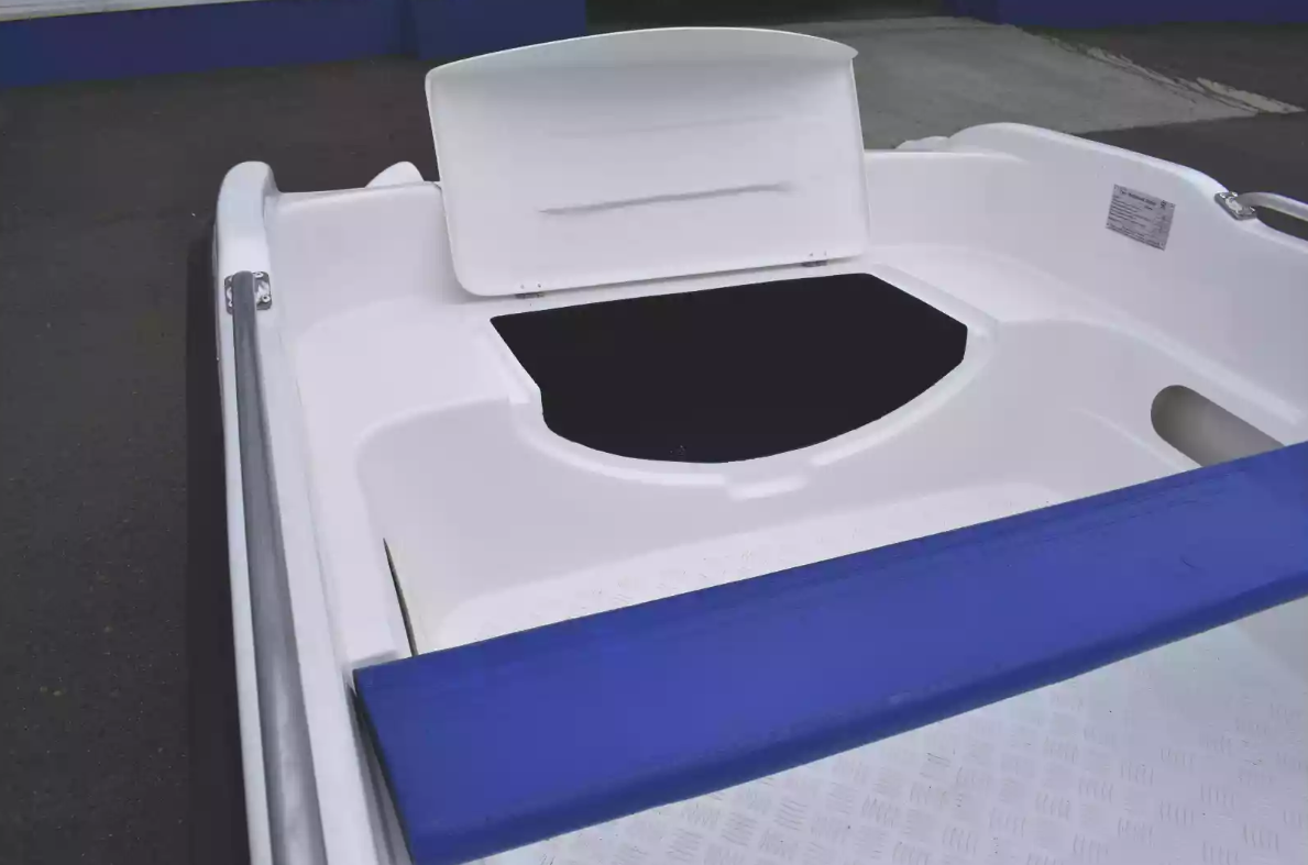 Стеклопластиковая лодка Пингвин New (тримаран) в Сызрани