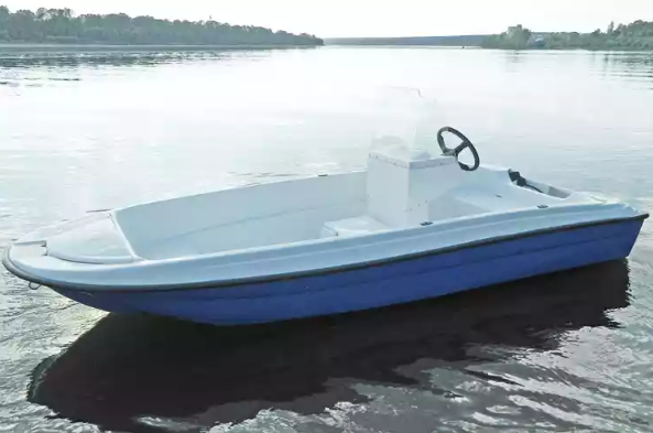 Стеклопластиковая лодка Пингвин с консолью (тримаран) в Сызрани