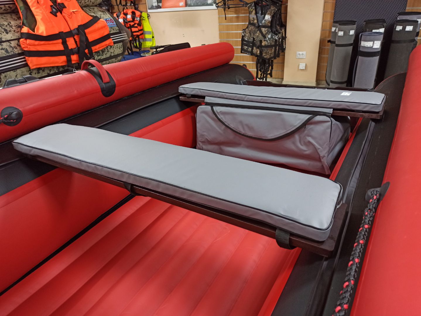 КОМПЛЕКТ МЯГКИХ НАКЛАДОК С СУМКОЙ ДЛЯ ЛОДОК 110Х20 СЕРЫЙ в Сызрани