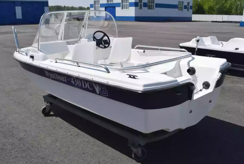 Стеклопластиковый катер Wyatboat-430 DC (тримаран) в Сызрани