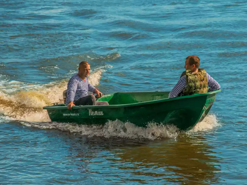 Стеклопластиковая лодка Neman-340 (тримаран) в Сызрани
