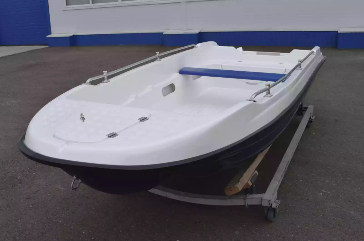 Стеклопластиковая лодка Пингвин New (тримаран) в Сызрани