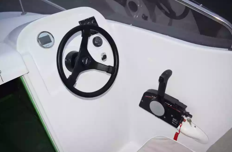 Стеклопластиковый катер Neman-530 с каютой в Сызрани