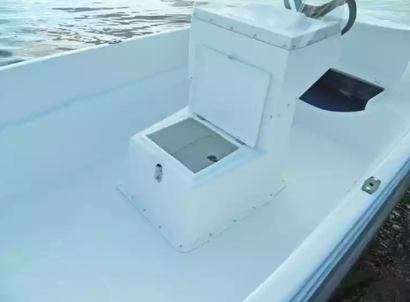 Стеклопластиковая лодка Пингвин с консолью (тримаран) в Сызрани