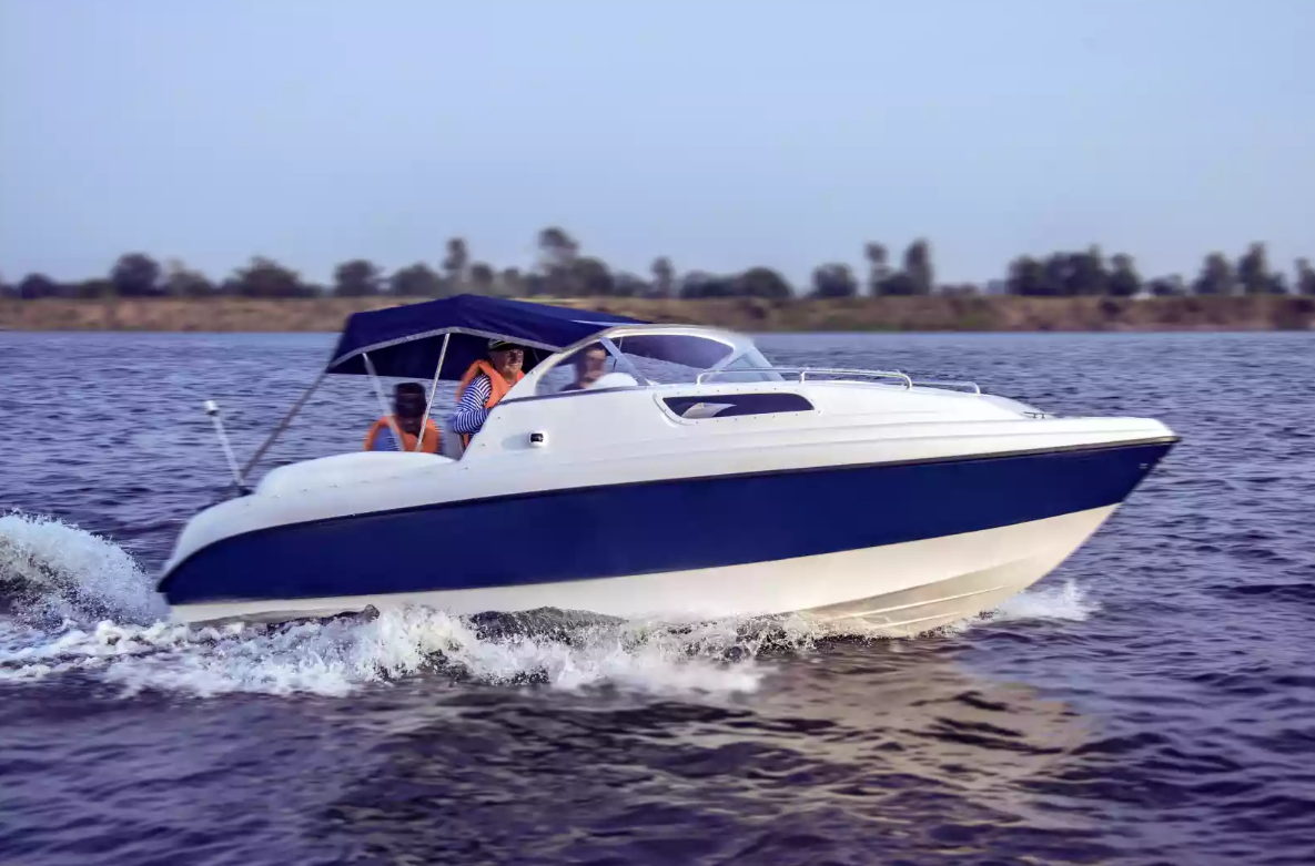 Стеклопластиковый катер Neman-550 с каютой в Сызрани