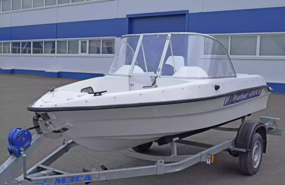 Стеклопластиковый катер Wyatboat-430DCМ (килевая) в Сызрани