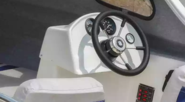 Стеклопластиковый катер Wyatboat-3 П (полурубка) в Сызрани