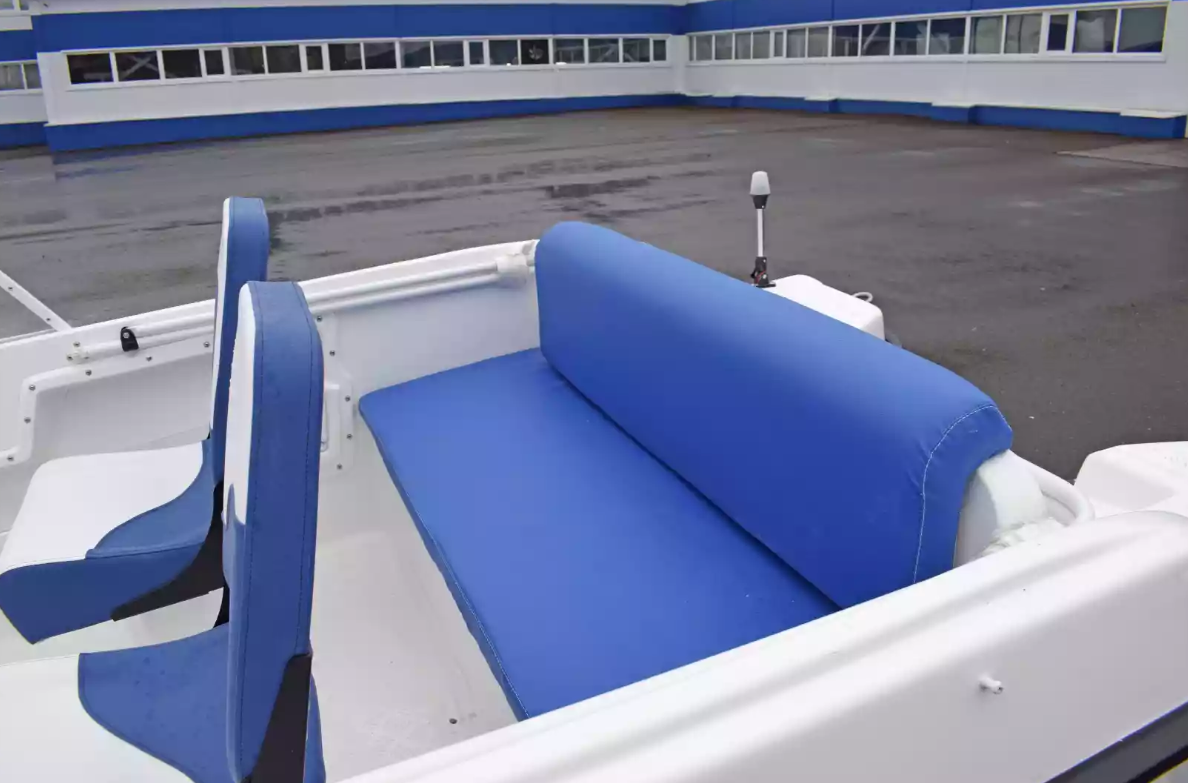 Стеклопластиковый катер Wyatboat-430DCМ (килевая) в Сызрани