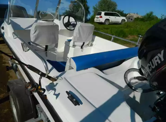 Стеклопластиковый катер Wyatboat-430 DC (тримаран) в Сызрани