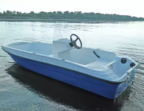 Стеклопластиковая лодка Пингвин с консолью (тримаран) в Сызрани