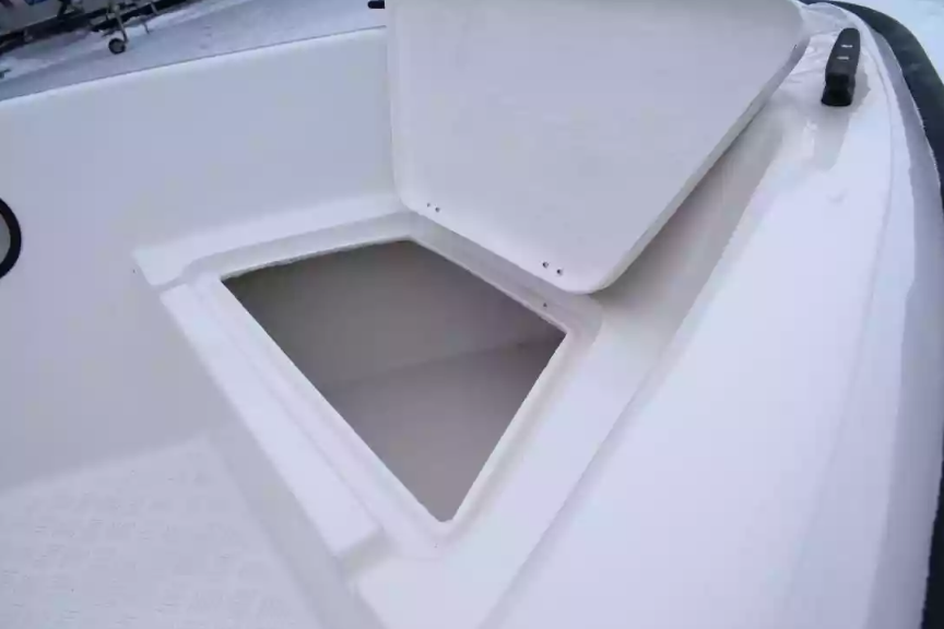 Стеклопластиковый катер Wyatboat-430DCМ (килевая) в Сызрани