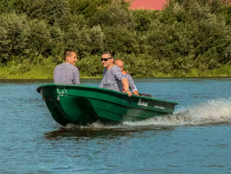 Стеклопластиковая лодка Neman-340 (тримаран) в Сызрани